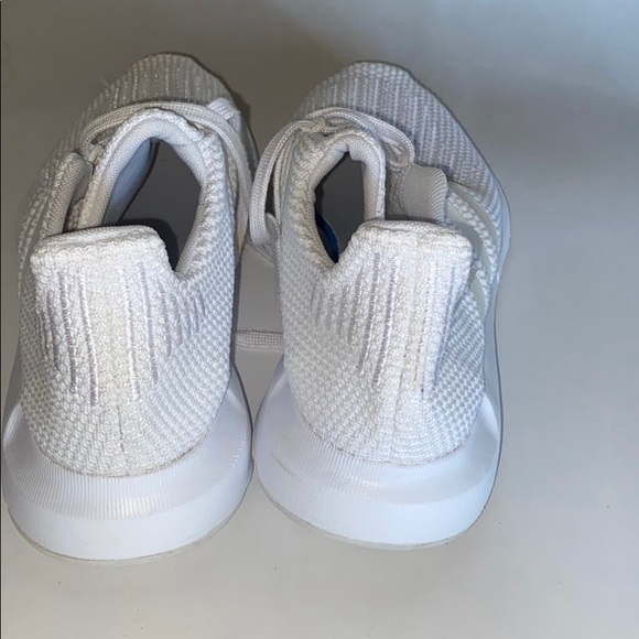 Shoes - Picture 4 of 4